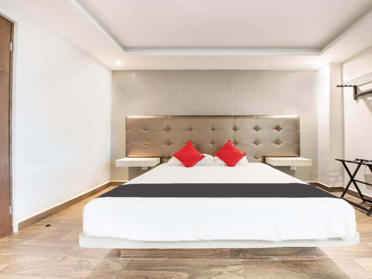 Hotel 202 Монтеррей Экстерьер фото